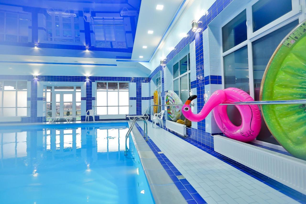 Роляда Hotel Tysmenytsia Buitenkant foto